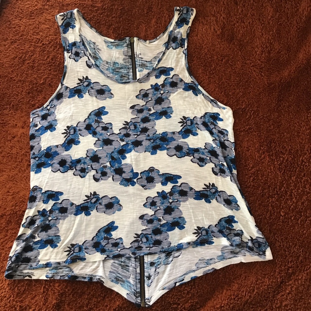 Floral heathered tank with zipper💙
